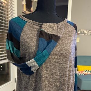 Ladies LS tunic shirt. Bellamie sz S. Blue stripe sleeves /grey.